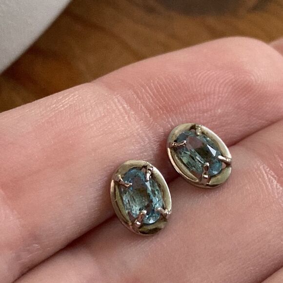 💛 14k White Gold Oval Aquamarine Earrings - Picture 8 of 10